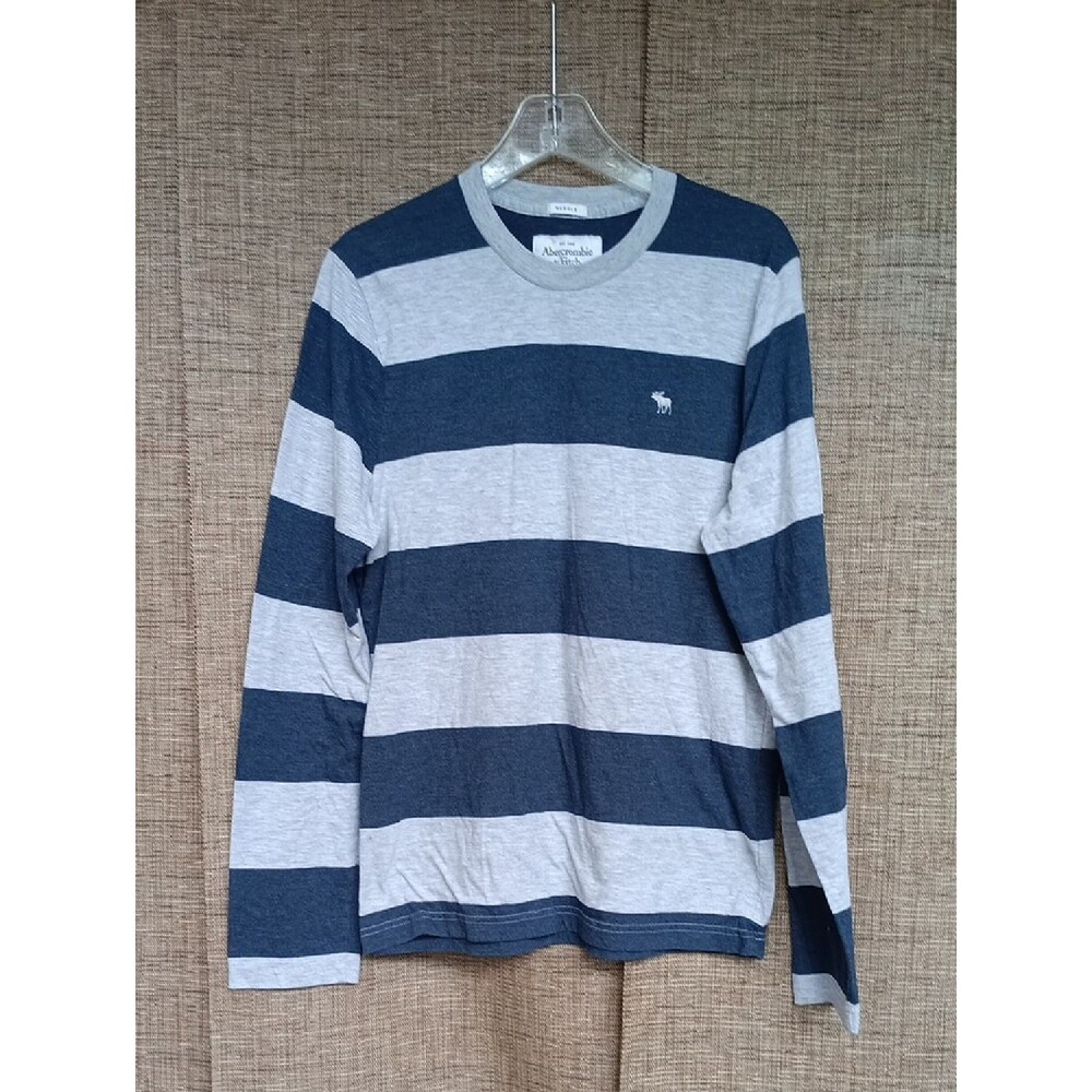 Abercrombie & Fitch Men's Navy and Light Gray Striped Long-Sleeve Tee